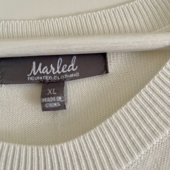 ๐ Ladies lightweight Sweater with the words LOVE ๐ NWT - Picture 7 of 10